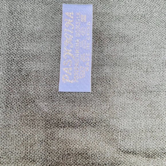 Silk & Pashmina Scarf – Golden Olive Elegance - Picture 3 of 7